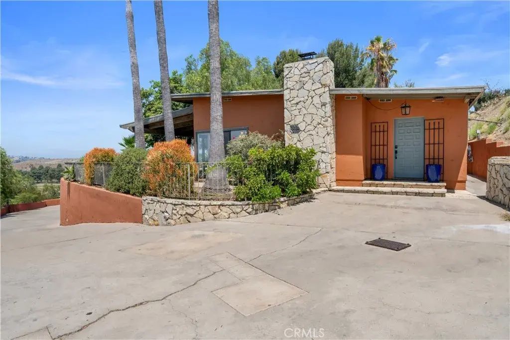 11064 Mcbroom Street, Sunland