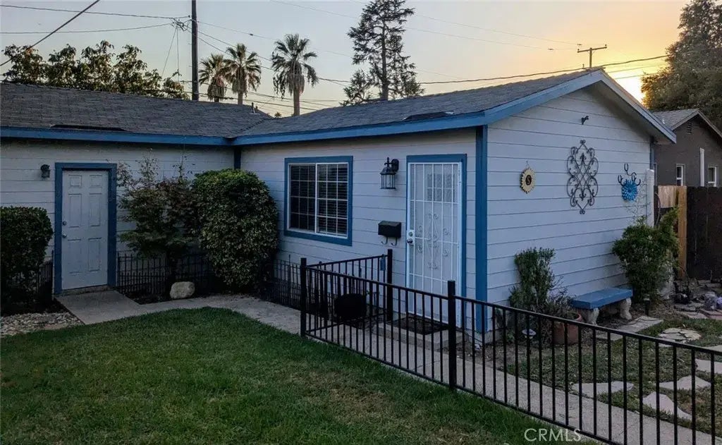 2318 5th Street, La Verne