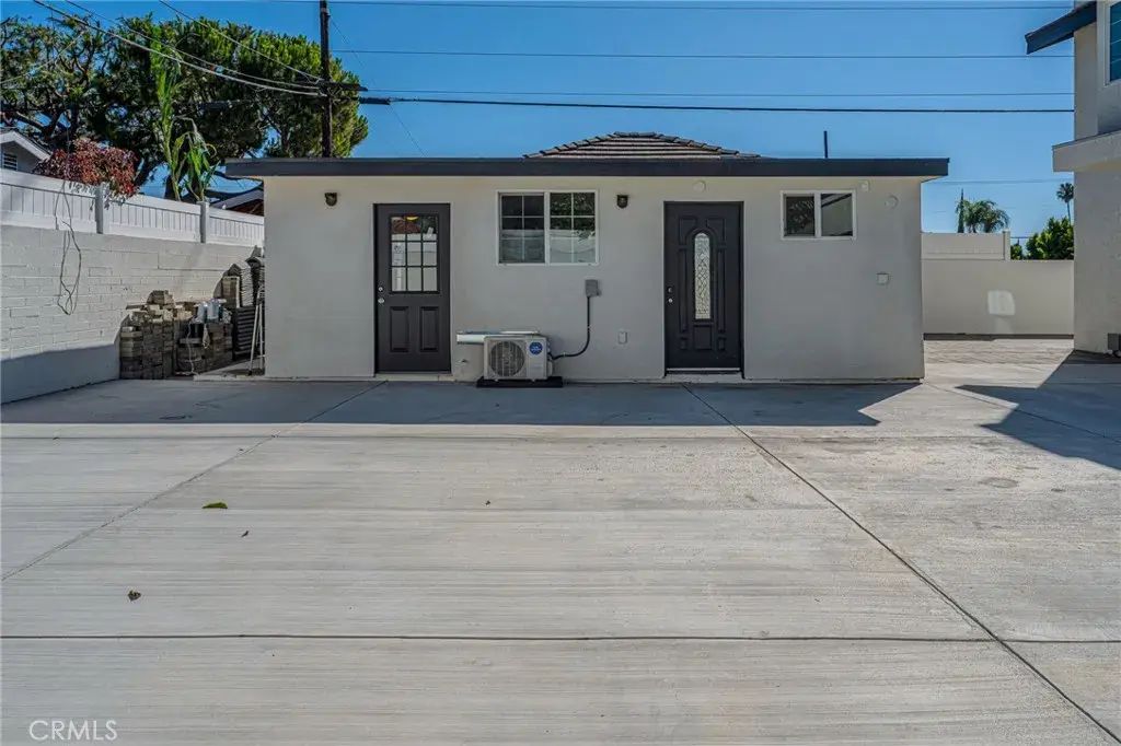 14106 Gruen Street, Arleta