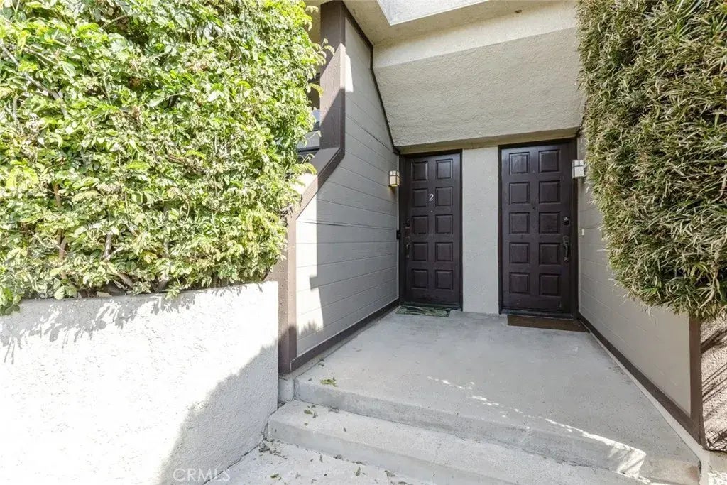 18843 Hatteras Street 2, Tarzana