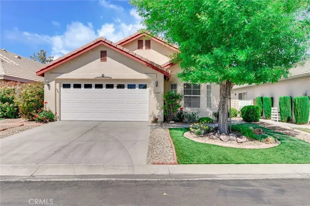 11241 Pleasant Hills Drive, Apple Valley