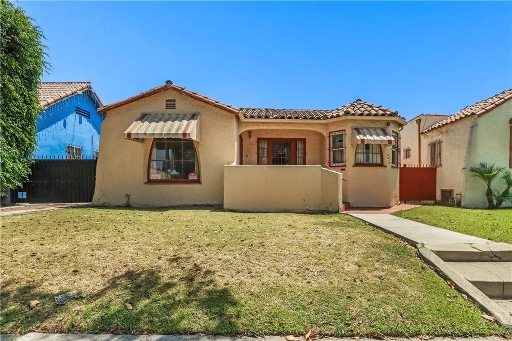 6014 S Van Ness Avenue, Los Angeles