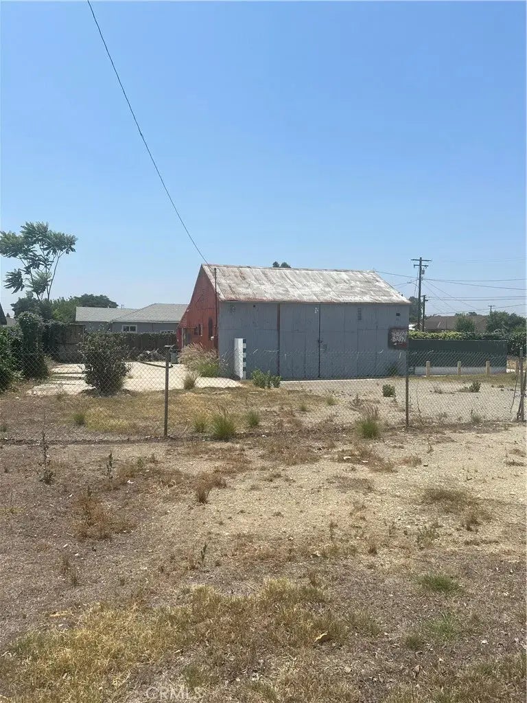 18013 Arrow, Fontana