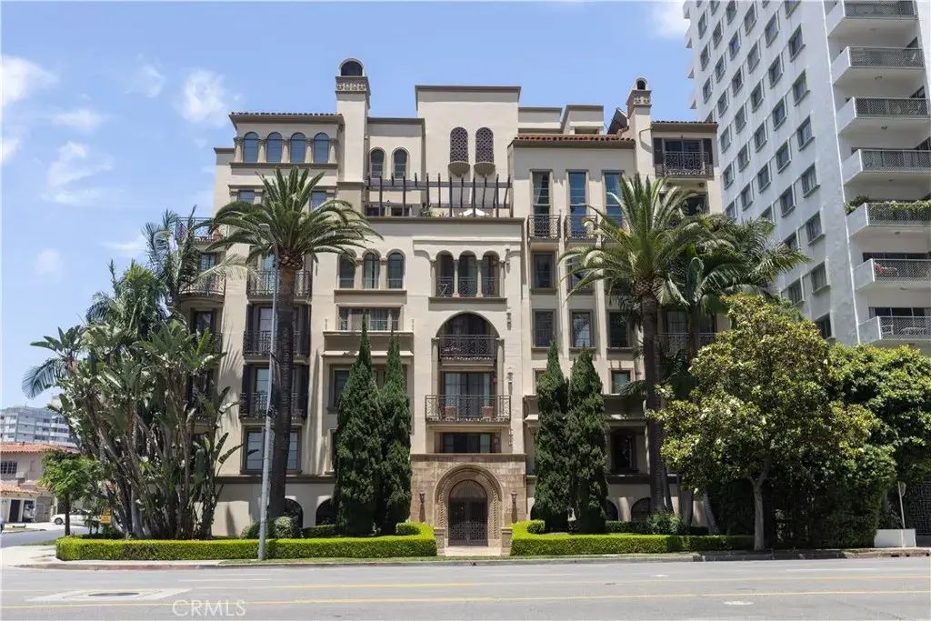 10795 Wilshire Boulevard 402, Los Angeles