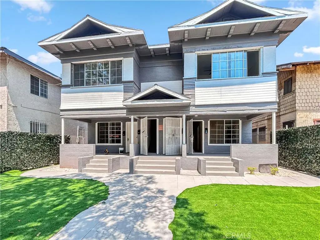 825 W 40th Pl, Los Angeles