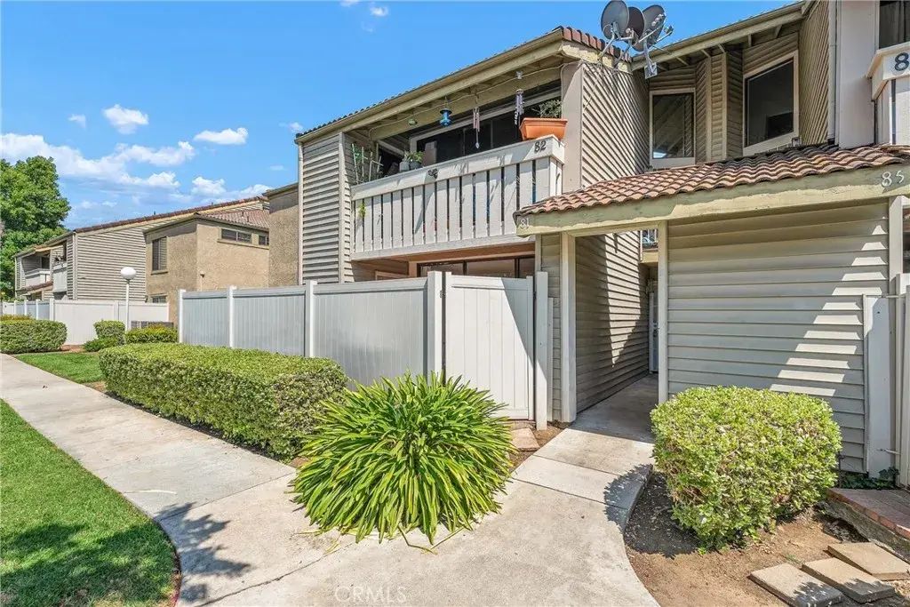 81 Carriage Way 221, Pomona