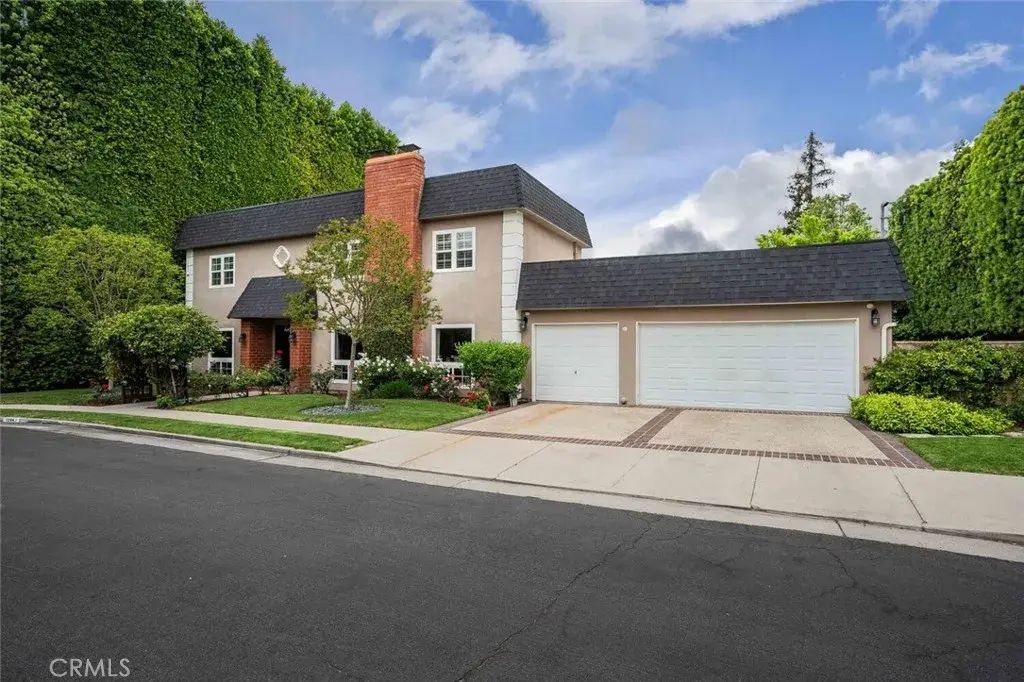 12843 Sarah Street, Studio City