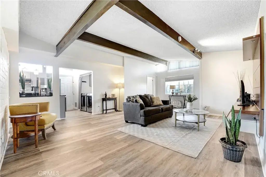 8850 Winnetka Avenue, Northridge