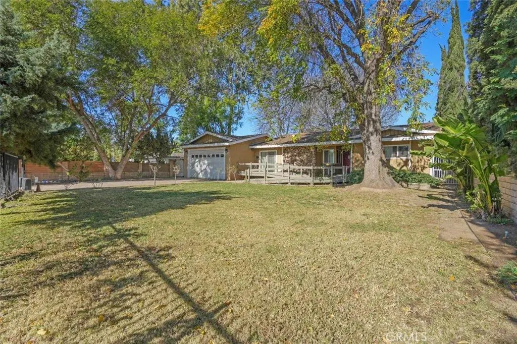 17241 Raymer Street, Sherwood Forest