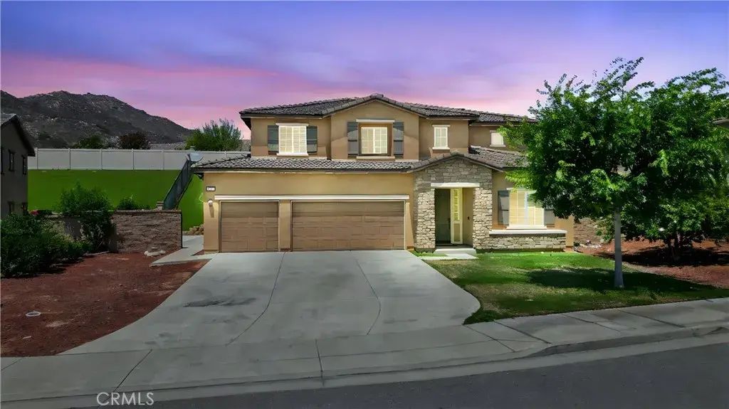 12221 Dewar Drive, Riverside