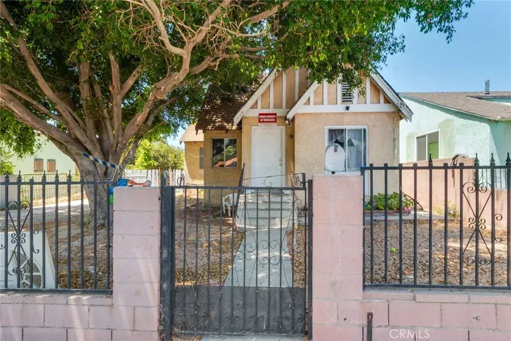 705 E Bradshawe Avenue, Los Angeles