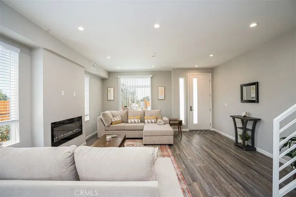 7030 Valmont Street A, Tujunga