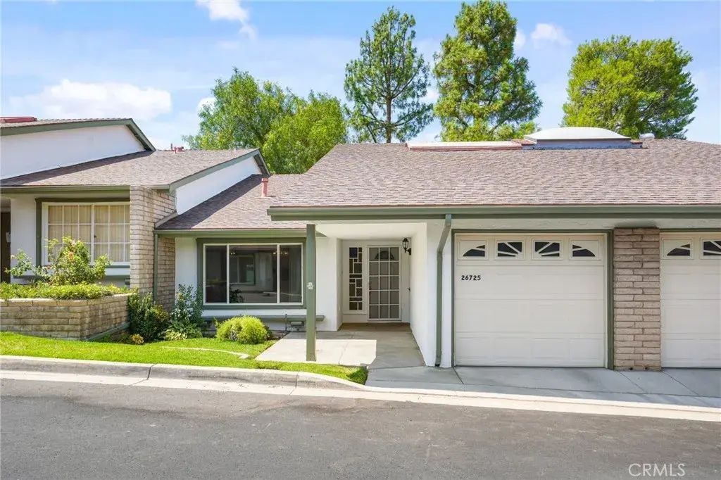 26725 Oak Garden Court, Newhall