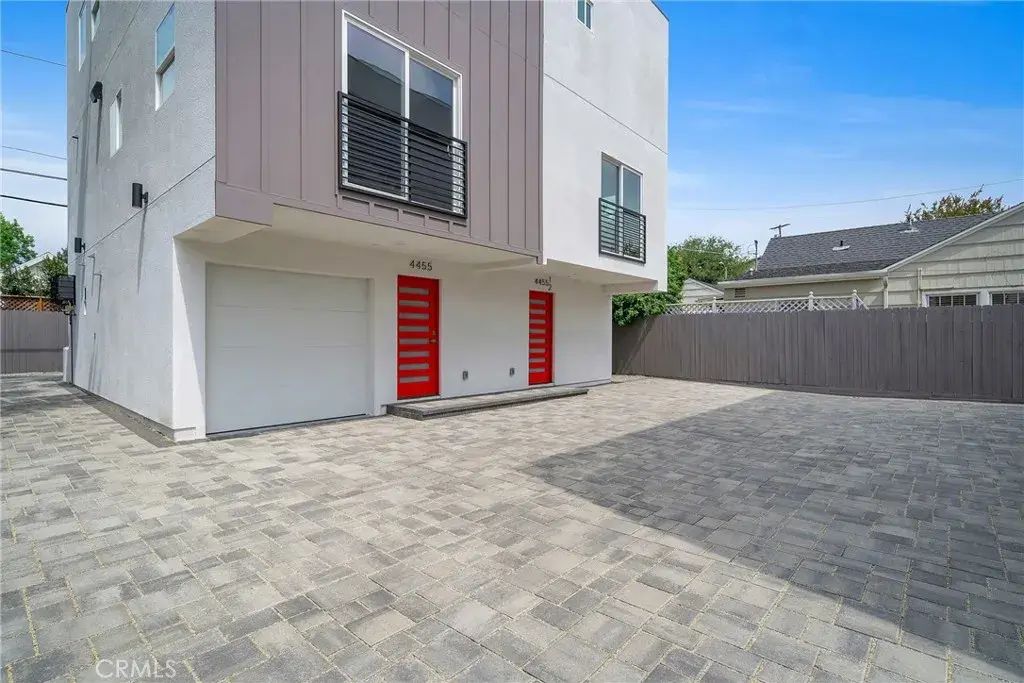 4455 Colfax Ave 4, Studio City