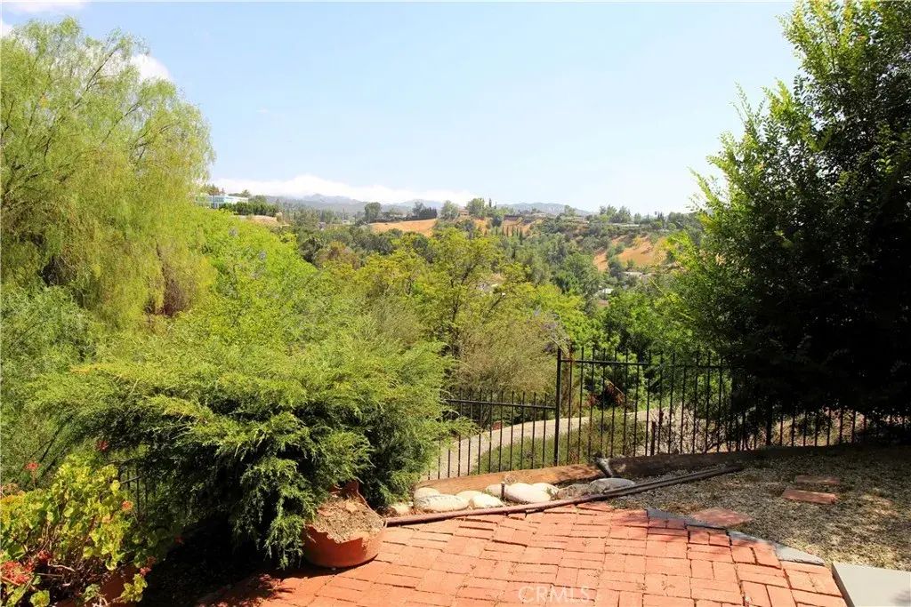 22668 Macfarlane Drive 3, Woodland Hills