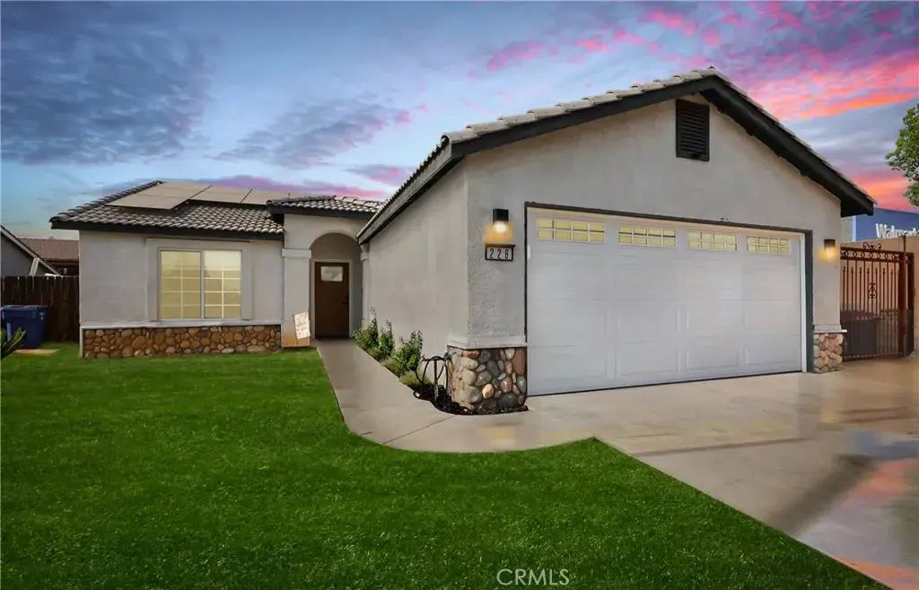 228 Redwood Meadow Drive, Bakersfield