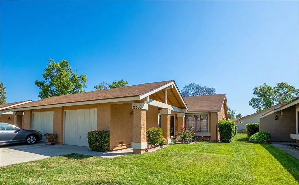 17306 Village 17, Camarillo