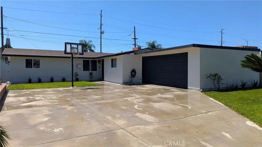 952 S Emerald Street, Anaheim