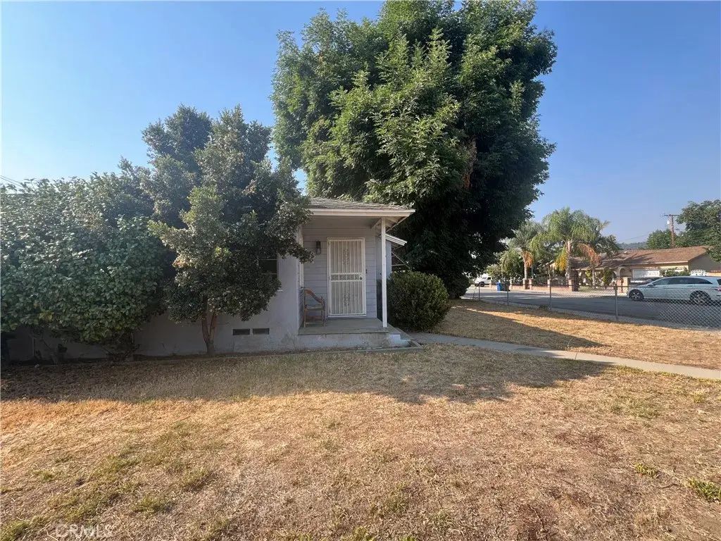 624 S Currier Street, Pomona