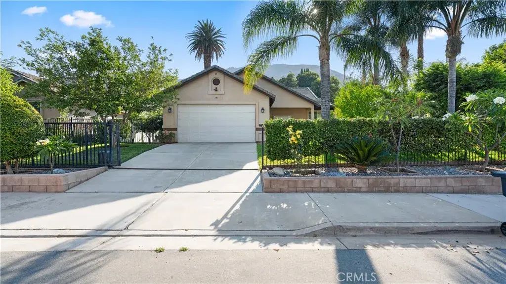 4970 College Avenue, Riverside