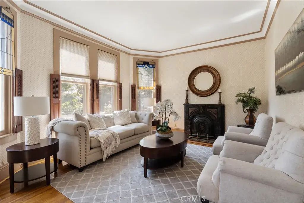 211 E Virginia Avenue, Glendora
