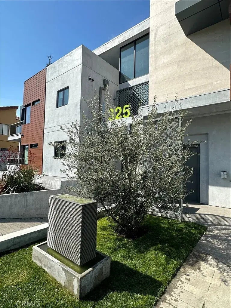 325 Myrtle Street 201, Glendale