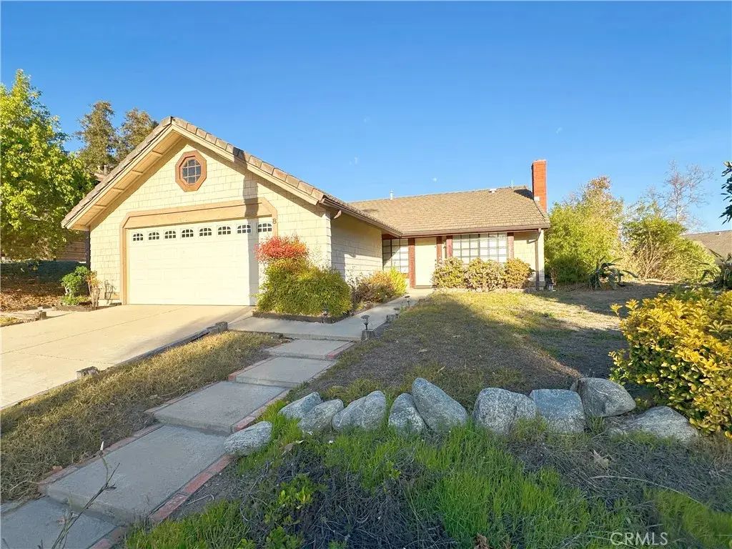 8 Meadow View Drive, Pomona