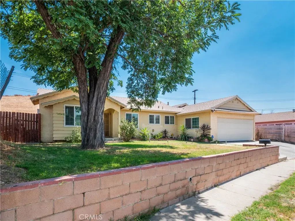 12326 Glamis Street, Pacoima