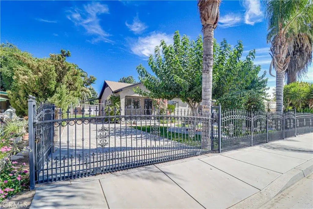 30720 Rodriguez Avenue, Shafter