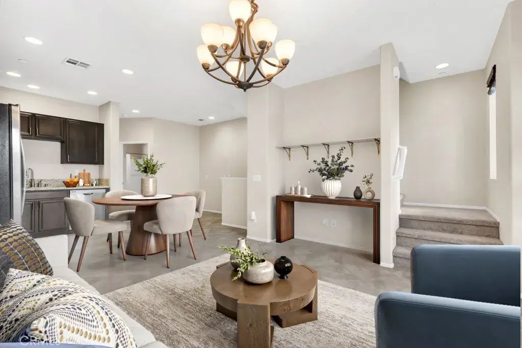 14665 Sherman Way, Van Nuys