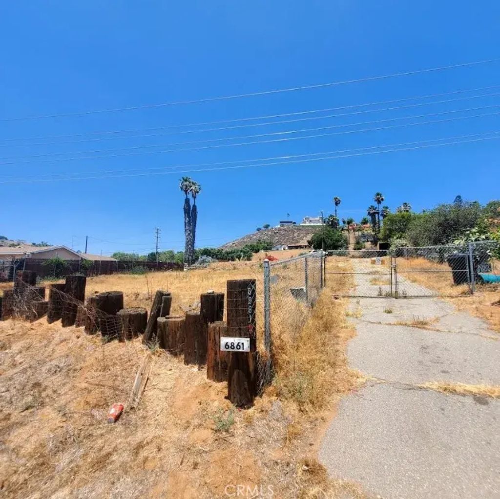 6861 Skyview, Jurupa Valley
