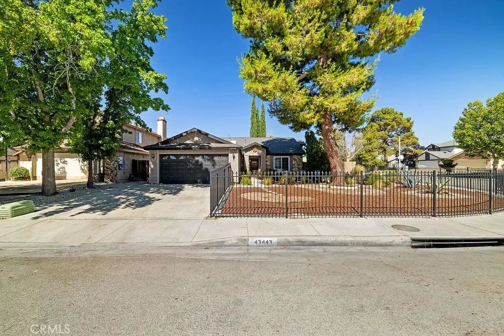 43443 Jennifer Lane, Lancaster