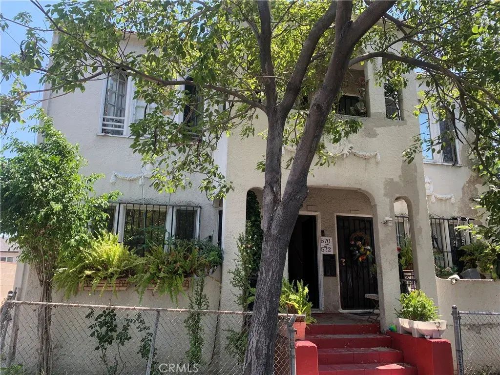 574 N St Louis Street, Los Angeles