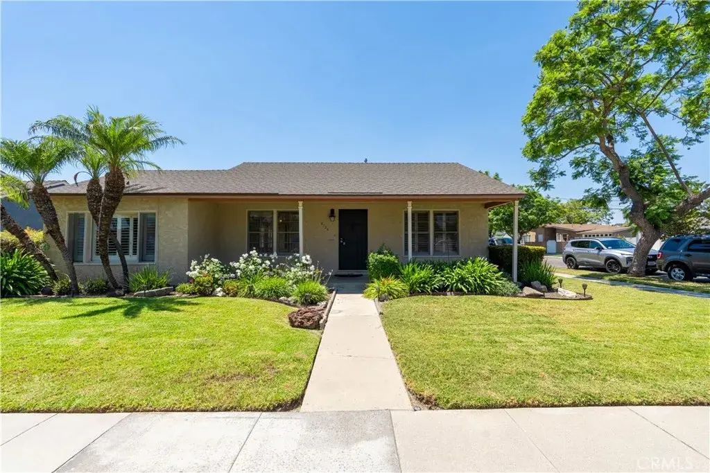 2125 Lomina Avenue, Long Beach