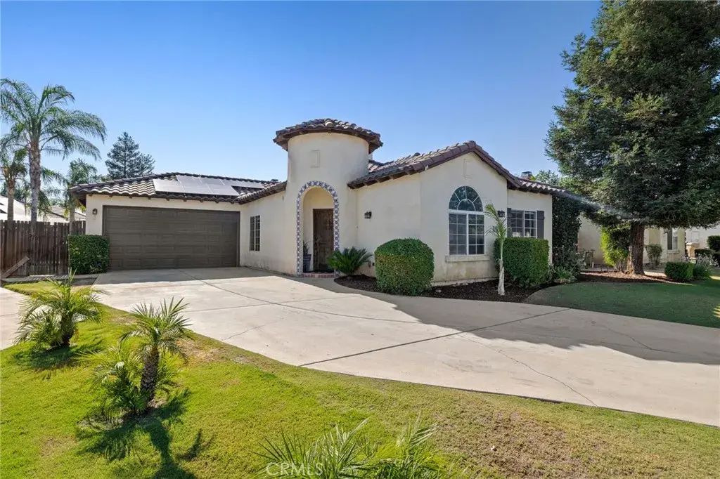 322 Villa Elegante Drive, Bakersfield
