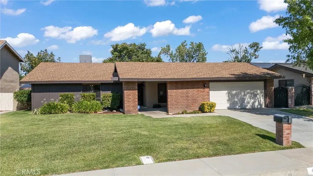 44154 Planet Circle, Lancaster