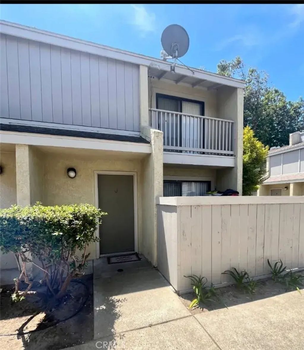 1105 W Cypress Avenue J, Lompoc