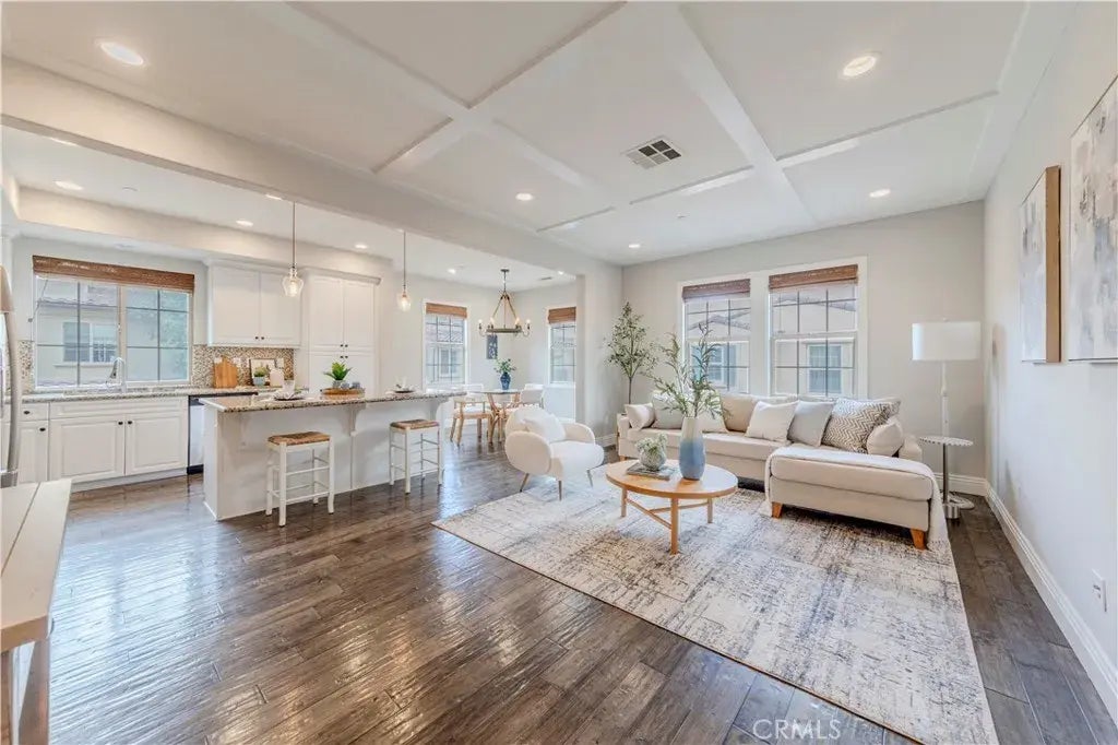 140 Full Moon, Irvine