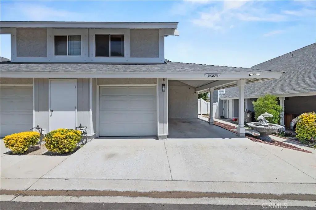 25273 Avenida Dorena, Newhall