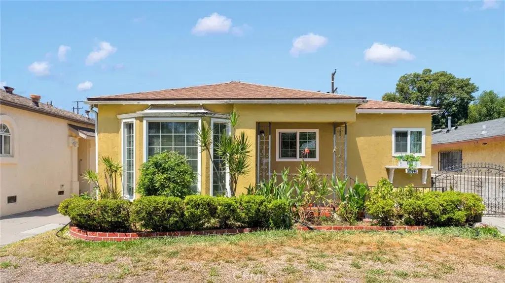 10125 Annetta Ave., South Gate