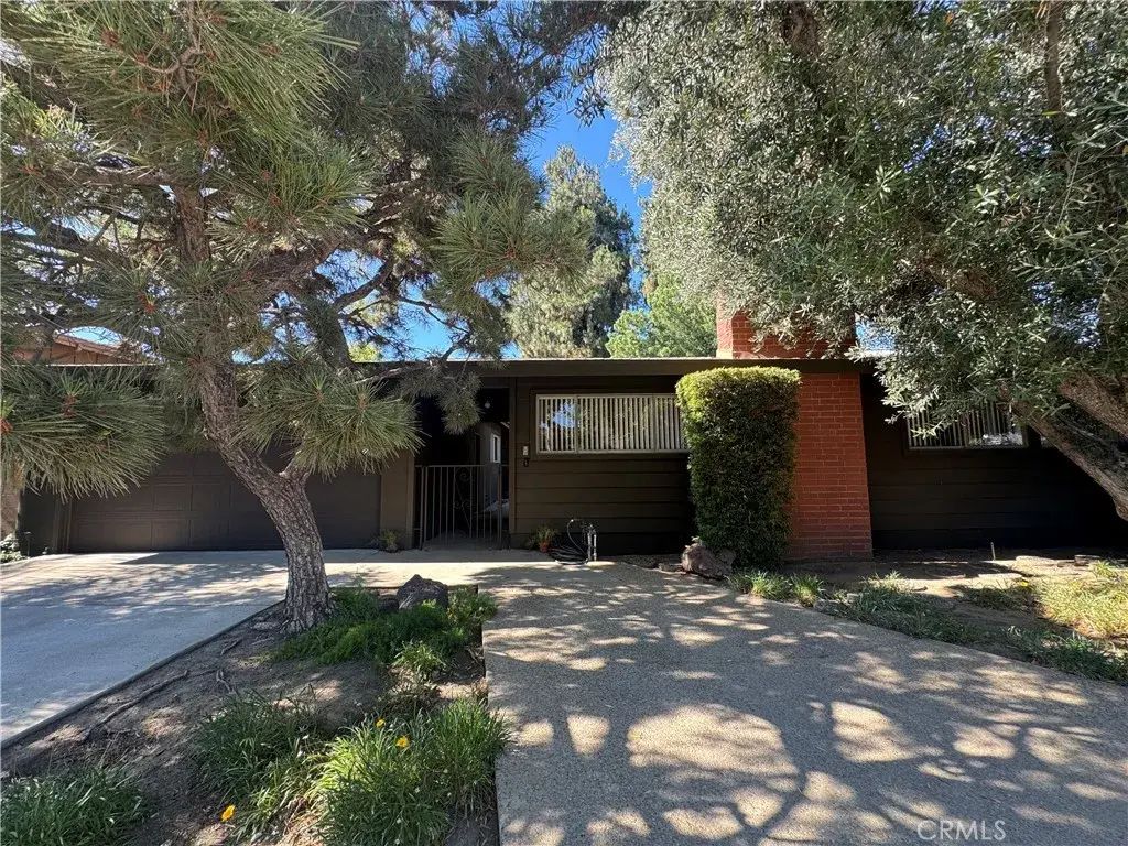15929 Sunburst Street, North Hills