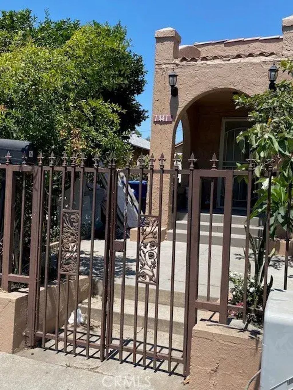 1441 W Vernon, Los Angeles