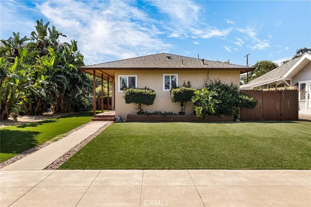 576 E Columbia Avenue, Pomona