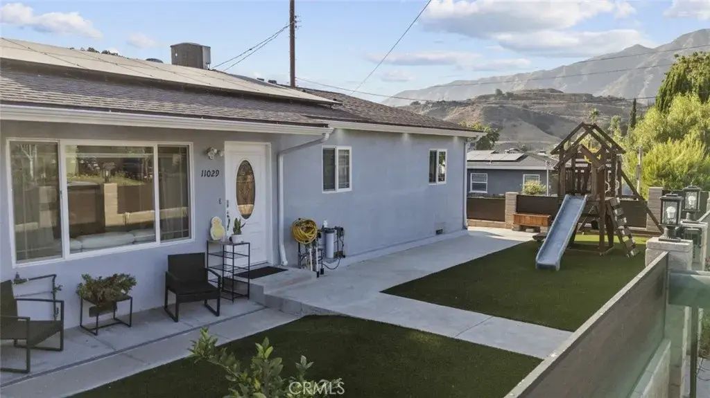 11029 Leolang Avenue, Sunland