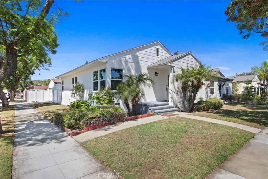 1801 E Curry Street, Long Beach