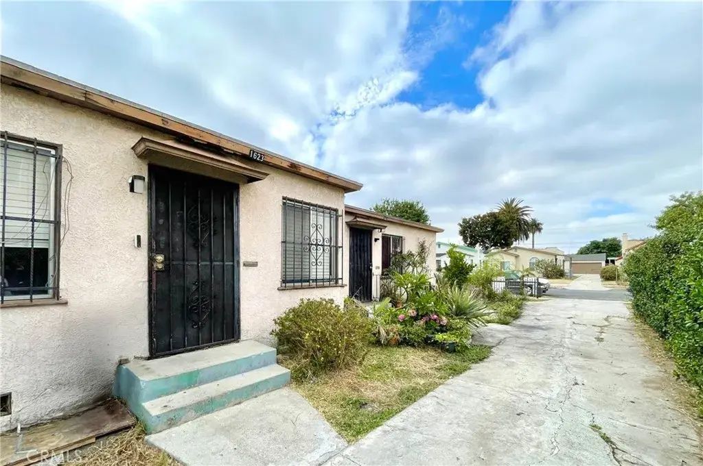 1621 W 82nd Street, Los Angeles