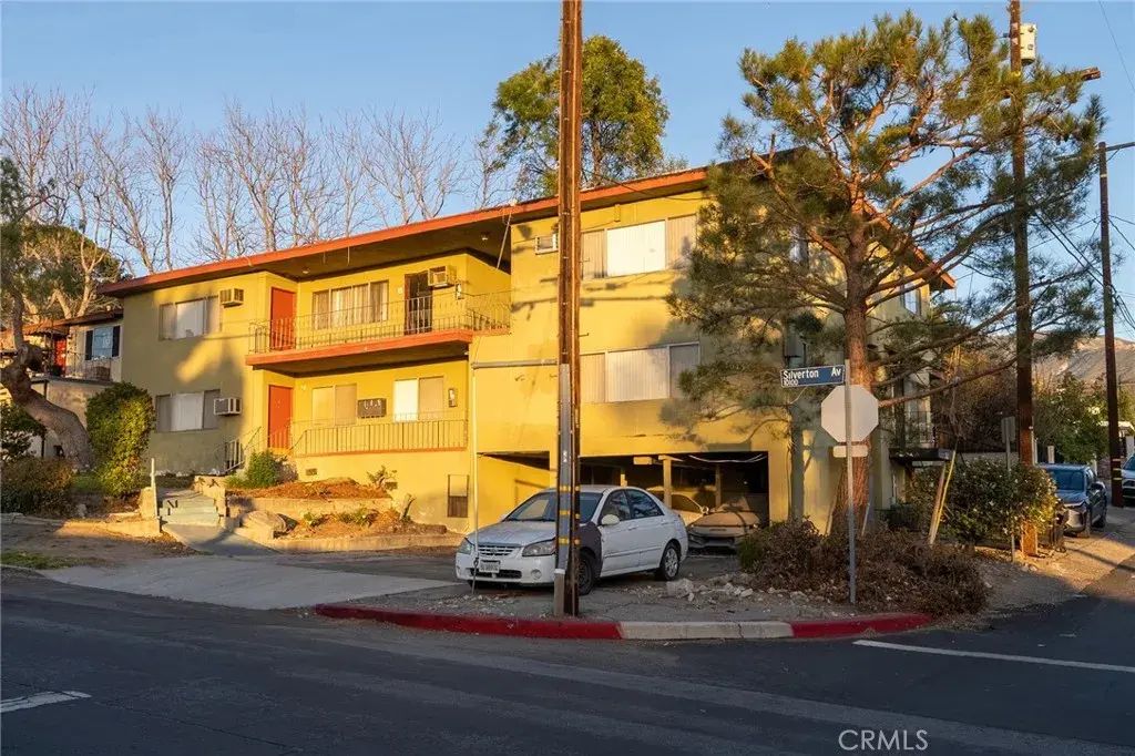 10136 Silverton Avenue, Tujunga