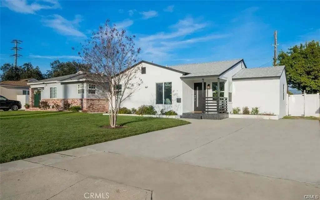 1486 N Clybourn Avenue, Burbank