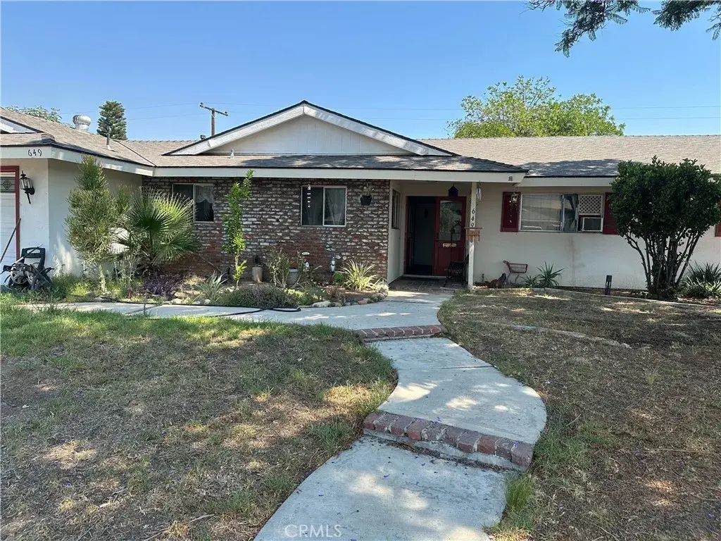 649 W Monterey Road, Corona