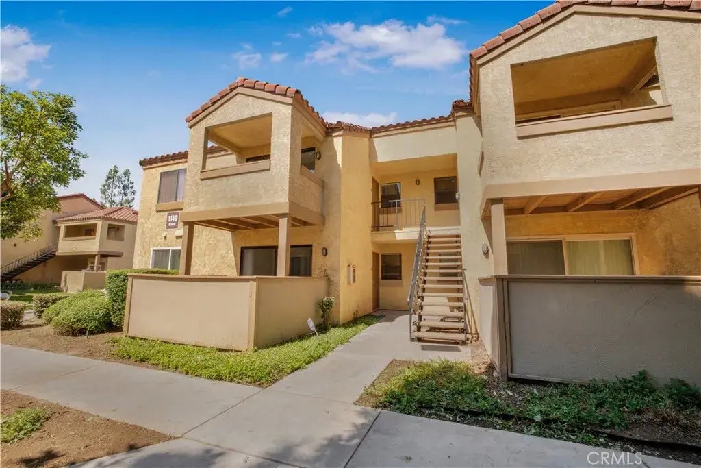 1140 W Blaine Street 202, Riverside